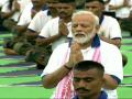 Coronavirus Lockdown: पीएम मोदी ने शेयर किया योगासन का वीडियो, कहा- इससे तनाव घटाने में मिलती है मदद - Hindi News | To prevent corona virus, PM Modi shares video of Yogasan, says- it helps in reducing stress | Latest india News at Lokmatnews.in