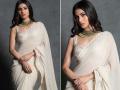 Mouni Roy : व्हाईट साडीमध्ये मौनी रॉय दिसली स्टनिंग, फोटो झाले व्हायरल - Marathi News | Mouni Roy look glamorous in a white saree pictures went viral on social media | Latest filmy Photos at Lokmat.com