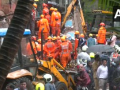 Kurla Building Collapse Incident: कुर्ला में चार मंजिला इमारत गिरने से 19 की मौत, कई घायल, 5-5 लाख रुपए मुआवजा देने की घोषणा - Hindi News | Kurla Building Collapse Incident 14 killed 15 others injured Maharashtra CM Uddhav Thackeray announces compensation Rs 5 lakhs each families  | Latest india News at Lokmatnews.in