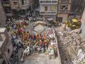 Mustafabad building collapse: दिल्ली के शक्ति विहार में मरने वालों की संख्या बढ़कर हुई 11, बचाव अभियान जारी - Hindi News | Mustafabad building collapse Death 11 rescue operation Delhi's Shakti Vihar police | Latest india News at Lokmatnews.in