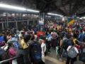 New Delhi Railway Station Stampede Updates: यात्री ‘प्रयागराज एक्सप्रेस’ और ‘प्रयागराज स्पेशल’ के बीच भ्रमित?, घोषणा करने वाले ने किया खेला!, 18 की जान... - Hindi News | New Delhi Railway Station Stampede Updates live 2025 Passengers confused 'Prayagraj Express' and 'Prayagraj Special'? announcer played game 18 lost their lives see video | Latest india News at Lokmatnews.in
