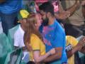 IND vs AUS, 2nd ODI: ऑस्ट्रेलिया को सपोर्ट कर रही थी लड़की, भारतीय मूल के लड़के ने कर दिया प्रपोज, देखें वीडियो - Hindi News | Boy Propose Girl during Australia vs India, 2nd ODI, video goes viral | Latest cricket News at Lokmatnews.in