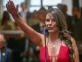 'टू-पीस पैंटसूट' पहनकर संसद में जाने पर मिली रेप की धमकी, महिला सांसद के इस जवाब ने कर दी बोलती बंद - Hindi News | | Latest weird News at Lokmatnews.in