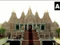 Hindu temple in Abu Dhabi 2024: बीएपीएस मंदिर पहुंचे पीएम मोदी, 700 करोड़ रुपए की लागत, 27 एकड़ जमीन पर बनाया गया, देखें लाइव वीडियो - Hindi News | Hindu temple in Abu Dhabi 2024 pm Narendra Modi arrives Bochasanwasi Akshar Purushottam Swaminarayan Sanstha BAPS Mandir first Hindu temple see video Actor Akshay Kumar has reached BAPS temple in Abu Dhabi | Latest world News at Lokmatnews.in