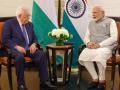 पीएम मोदी ने न्यूयॉर्क में फिलिस्तीनी राष्ट्रपति से की मुलाकात, गाजा में मानवीय स्थिति पर जताई गहरी चिंता, देखें वीडियो - Hindi News | PM Modi meets Palestinian President in New York, expresses deep concern at humanitarian situation in Gaza | Latest world News at Lokmatnews.in