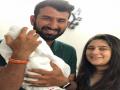 शादी के 5 साल बाद पिता बने चेतेश्वर पुजारा, सोशल मीडिया पर खुद शेयर की बेटी की फोटो - Hindi News | Cheteshwar Pujara becomes father of a baby girl, shared photo with wife and daughter on Twitter | Latest cricket News at Lokmatnews.in