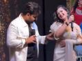 VIDEO: भोजपुरी पॉवर स्टार पवन सिंह का मंच पर अभिनेत्री को गलत तरीके से छूने का वीडियो वायरल - Hindi News | VIDEO: Video of Bhojpuri power star Pawan Singh touching an actress inappropriately on stage goes viral | Latest bhojpuri News at Lokmatnews.in