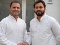 राहुल गांधी से मिले तेजस्वी यादव, कहा- मोदी सरकार के डर को खत्म कर 2019 में हम लड़ेंगे और जीतेंगे - Hindi News | RJD Tejaswi Yadav meeting with Rahul Gandhi for planning of 2019 lok sabha elections | Latest india News at Lokmatnews.in