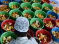 Ramadan 2020 Sehri & Iftar Time: मुकद्दस रमजान का आज 20वां दिन, जानिए सहरी और इफ्तार का समय - Hindi News | ramadan 2020 sehri iftar time for 14 may 2020 what is the sehri and iftar time | Latest spirituality News at Lokmatnews.in