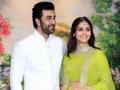 Alia Bhatt-Ranbir Kapoor Wedding: आल‍िया और रणबीर की मेहंदी रस्म पूरी, शादी आज, जानें सभी कार्यक्रम - Hindi News | Alia Bhatt, Ranbir Kapoor Wedding ganesh puja haldi ceremony mehndi sangeet Neetu Kapoor and Riddhima confirm marry on April 14 at Vastu | Latest bollywood News at Lokmatnews.in