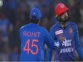 IND vs AFG 3rd T20I: कप्तान रोहित शर्मा ने अफगान बल्लेबाज नबी पर लगाया बाई रन चुराने का आरोप, हुई तीखी नोकझोंक - Hindi News | IND vs AFG 3rd T20I Rohit charges towards Nabi for stealing byes, has heated argument | Latest cricket News at Lokmatnews.in