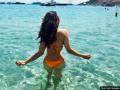 बीच समंदर शमा सिकंदर ने बिकीनी तस्वीरें शेयर कर मचाई सनसनी - Hindi News | Sexy Photos: Shama Sikander Share Bikini Photos On Instagram | Latest hot-sexy Photos at Lokmatnews.in