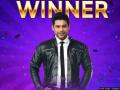 Bigg Boss 13 winner: सिद्धार्थ शुक्ला के हाथ बिग बॉस की ट्रॉफी देख भावुक हुए परिवार वाले, देखें जीत की शानदार तस्वीरें - Hindi News | Bigg Boss 13 winner: Sidharth Shukla won 'Bigg Boss 13' wins cash prize of Rs 40 lakh, Asim Riaz first runner | Latest television Photos at Lokmatnews.in