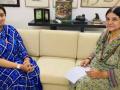 मेनका गांधी से मिलीं स्मृति ईरानी, तस्वीर शेयर कर लिखी ये बात - Hindi News | Smriti Irani meets Maneka Gandhi to discuss important issues in WCD Ministry | Latest india News at Lokmatnews.in