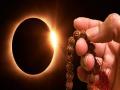 Surya Grahan 2020: सूर्य ग्रहण के बाद ये काम नहीं किया तो.. - Hindi News | surya grahan 2020 tone totke know what to do after sun eclipse upay after surya grahan | Latest spirituality News at Lokmatnews.in