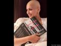 कैंसर से डटकर लड़ रही सोनाली बेंद्रे की अब हो गई है ऐसी हालत - Hindi News | sonali bendre suffering from cancer shared new bald look on instagram | Latest health News at Lokmatnews.in