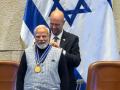 ‘स्पीकर ऑफ द नेसेट मेडल’ से सम्मानित?, पीएम मोदी को इजरायली संसद के सर्वोच्च सम्मान से नवाजा - Hindi News | watch Knesset confers Speaker of the Knesset Medal Prime Minister narendra modi highest honour Israeli Parliament see video | Latest world News at Lokmatnews.in