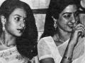 ...तो इस कारण से अभिनेत्री श्रीदेवी के निधन पर चुप हैं बहन श्रीलता - Hindi News | sridevi sister srilatha who is likely to get her chennai bungalow asked to remain silent | Latest bollywood News at Lokmatnews.in