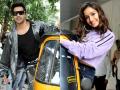 Street Dancer 3D के प्रमोशन के दौरान ऑटो में मजे करते नजर आए वरुण धवन और श्रद्धा कपूर, देखें तस्वीरें - Hindi News | varun dhawan takes shraddha kapoor auto ride | Latest bollywood Photos at Lokmatnews.in