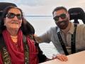 मां प्रकाश कौर के साथ सनी देओल ने शेयर की खूबसूरत तस्वीरें - Hindi News | Sunny Deol shared beautiful pictures with mother Prakash Kaur | Latest bollywood Photos at Lokmatnews.in