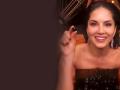 टॉपलेस होकर बाथटब में मस्ती करती दिखीं Sunny Leone, सोशल मीडिया पर वीडियो वायरल - Hindi News | Bollywood Actress Sunny Leone Video gets viral | Latest bollywood Videos at Lokmatnews.in