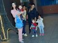 सनी लियोन का बच्चों संग दिखा अनोखा अंदाज, आप भी देखे फोटो - Hindi News | Sunny Leone with kids spotted at juhu | Latest bollywood Photos at Lokmatnews.in