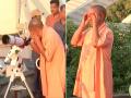 चश्मे से योगी आदित्यनाथ ने गोरखपुर में देखा आंशिक सूर्यग्रहण का नजारा - Hindi News | surya grahan cm yogi adityanath watch solar eclipse from gorakhpur tara mandal | Latest india Photos at Lokmatnews.in