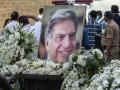 Ratan Tata Last Rites: जनसैलाब?, अलविदा रतन टाटा, सबकी आंखें नम, राजकीय सम्मान के साथ अंतिम संस्कार... - Hindi News | Bid Adieu to Ratan Tata live updates Renowned businessman Ratan Tata's last rites performed with full state honours at Worli crematorium in Mumbai see video watch | Latest india News at Lokmatnews.in