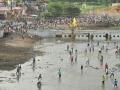 छिंदवाड़ा : 300 साल पुरानी परपम्परा गोटमार में 400 लोग घायल - Hindi News | 400 people injured during traditional Gotmar fair in Chhindwara district | Latest madhya-pradesh News at Lokmatnews.in