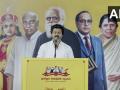 तमिलनाडु विधानसभा चुनाव 2026ः DMK और स्टालिन पर हमला, परिवारवाद पर आरोप, विजय ने कांचीपुरम में की बैठक, वीडियो - Hindi News | Tamil Nadu Assembly Elections 2026 Vijay rally in Kanchipuram closed-door interaction select party cadre and supporters 3 taluks see video | Latest india News at Lokmatnews.in