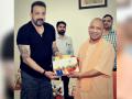 योगी आदित्यनाथ ने संजय दत्त से मांगा 2019 के लिए समर्थन, सीएम आवास में बुलाकर की आवभगत - Hindi News | Uttar Pradesh CM Yogi Adityanath met actor Sanjay Dutt as a part of BJP's 'Sampark for Samarthan' initiative | Latest bollywood News at Lokmatnews.in