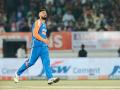 Varun Chakravarthy IND vs ENG 3rd T20: राजकोट में वरुण फिरकी पर नाचे अंग्रेज खिलाड़ी?, 4 ओवर, 24 रन और 5 विकेट - Hindi News | Varun Chakravarthy IND vs ENG 3rd T20 Live Score 05 wicket haul 4 overs 24 runs 5 eickets see video | Latest cricket News at Lokmatnews.in