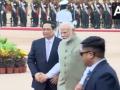 राष्ट्रपति भवन में वियतनाम के पीएम फाम मिन्ह चिन्ह का हुआ भव्य स्वागत, पीएम मोदी ने लगाया गले; करेंगे द्विपक्षीय वार्ता - Hindi News | Vietnam PM Pham Minh Chinh and PM Narendra Modi meet at Rashtrapati Bhavan PM Modi hugged him | Latest india News at Lokmatnews.in