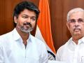Tamil Nadu Government Formation: विजय के सीएम बनने पर सस्पेंस बरकरार; DMK-AIADMK गठबंधन रोकने के लिए टीवीके के 108 विधायकों का इस्तीफा? जानें क्या होगा - Hindi News | Tamil Nadu Government Formation Suspense continues over Vijay CM appointment will 108 TVK MLAs resign to prevent DMK-AIADMK alliance Find out what will happent | Latest india News at Lokmatnews.in