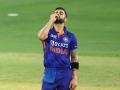 Virat Kohli Asia Cup 2022: 989 दिन बाद 71वां अंतरराष्ट्रीय शतक, कोहली ने कहा-अब गुस्से से जश्न मनाना अतीत की बात हो गई, देखें वीडियो - Hindi News | Virat Kohli Asia Cup 2022 milestone 71st international century after 989 days now celebrating anger thing past watch video | Latest cricket News at Lokmatnews.in
