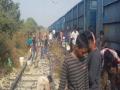 VIDEO: बिहार में मिला कुछ ऐसा, लोगों में मच गई लूटने के लिए भगदड़ - Hindi News | | Latest weird News at Lokmatnews.in