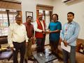 पर्स में 4000 रुपए नकद और दस्तावेज, खोया पर्स नहीं मिला, डाक विभाग ने लौटाए जरूरी दस्तावेज  - Hindi News | nagpur Mohan Kant Hingana 4000 rupees cash documents purse lost purse not found postal department returned important documents | Latest weird News at Lokmatnews.in