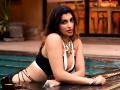 ब्लैक आउटफिट में यशिका आनंद का ग्लैमरस फोटोशूट वायरल - News | Yashika Aannand black outfit photoshoot goes viral | Latest bollywood Photos at Lokmatnews.in