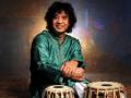 Zakir Hussain death updates: कैसे पिता अल्ला रक्खा ने दुआ पढ़ने के लिए कहे जाने पर कानों में तबले की ताल सुनाकर दुनिया में किया स्वागत? - Hindi News | Zakir Hussain death updates live Tabla maestro 8 years ago father Allah Rakha welcomed world playing beats tabla ears when asked recite dua first prayer | Latest bollywood News at Lokmatnews.in