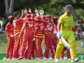 Zimbabwe defeated Australia: जिंबाब्वे ने रचा इतिहास, पहली बार ऑस्ट्रेलिया को उसके घर में दी मात, 141 रन पर ढेर, वॉर्नर और मैक्सवेल दोहरे अंक में पहुंचे - Hindi News | Zimbabwe defeated Australia won 3 wkts odi first international match win in australia Ryan Burl 3 over 15 runs 5 wickets David Warner-Glenn Maxwell reach double digits | Latest cricket News at Lokmatnews.in