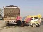 टेंपो और ट्रक की टक्कर, बच्चे और 2 महिलाओं सहित 4 लोगों की मौत, 5 घायल