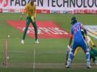 WATCH: दक्षिण अफ्रीका के खिलाफ दूसरे T20I मैच में दुर्भाग्यपूर्ण तरीके से आउट हुए अक्षर पटेल