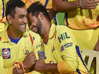 IPL 2024: पुराने यार सुरेश रैना से मिले एमएस धोनी, चेपॉक में सीएसके के खिलाड़ी किए गए सम्मानित, क्या खेल लिया आखिरी मैच!