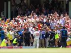 David Warner AUS vs PAK, 3rd Test: 31 नंबर जर्सी रिटायरमेंट, सिडनी क्रिकेट ग्राउंड पर 22000 दर्शकों ने किया स्वागत, देखें वीडियो