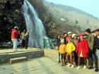 Drung Waterfall: महीनों बाद खुला द्रुग वाटरफाल, टंगमर्ग राइडर्स की रोजी-रोटी में मदद मिली