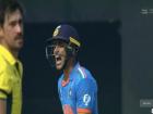 IND vs AUS, World Cup Final: फाइनल मैच में गलत शॉट खेलकर आउट होने के बाद खुद से नाराज दिखे गिल, देखें वीडियो