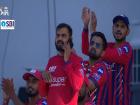 चेपॉक में CSK के खिलाफ मैच के दौरान डगआउट में मोबाइल फ़ोन इस्तेमाल करते हुए कैमरे में कैद हुआ LSG का स्टाफ़, हुई कार्रवाई की मांग | Watch