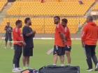Rishabh Pant and Virat Kohli VIRAL VIDEO: भारतीय टीम के लिए खुशखबरी, टीम साथियों से मिले पंत, बेंगलुरु में नेट्स पर बल्लेबाजी, कोहली के साथ वीडियो वायरल, देखें