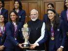 विश्व कप विजेता बेटियों से मिले पीएम मोदी, प्रधानमंत्री आवास पर भव्य स्वागत, वीडियो