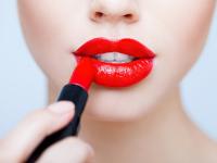 बेस्ट लिपस्टिक की लिस्ट में शामिल हैं ये 5 नाम, दाम जानकर चौंक जाएंगे आप - | best 5 lipsticks brands 2020 in the world check top expensive lipstick brands here | Latest fashion-beauty Photos at Lokmatnews.in